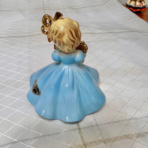 Vintage 1960s Josef Originals SPECIAL OCCASSIONS Series Gold Key Girl Figurine - Picture 5 of 7